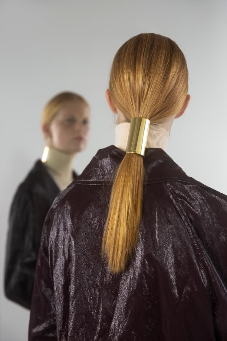 Mittelgroße Haarmanschette aus Gold