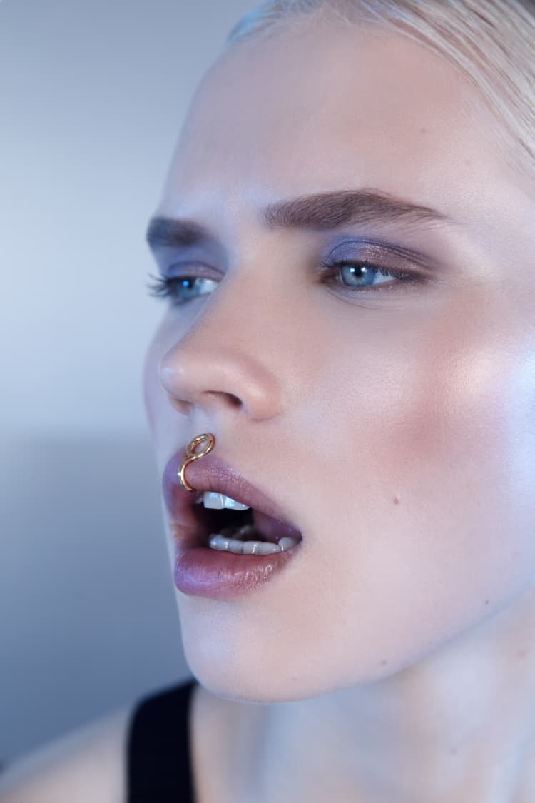 Goldener Lippen-Cuff