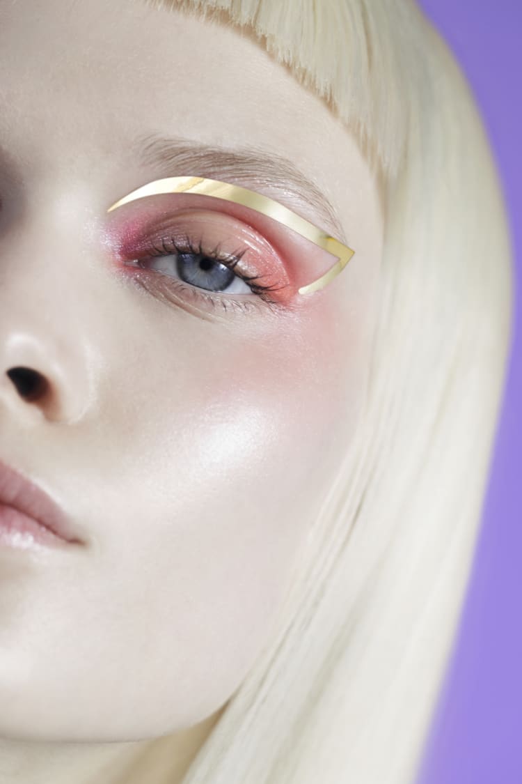 Augenschmuck-Make-up in 24 Karat Gold