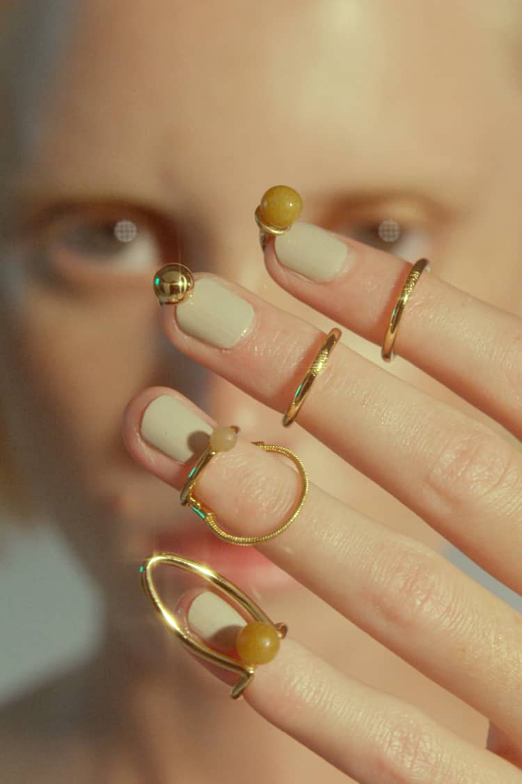 Set goldener Nagelringe