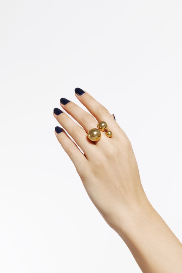 Goldring mit drei Kugeln