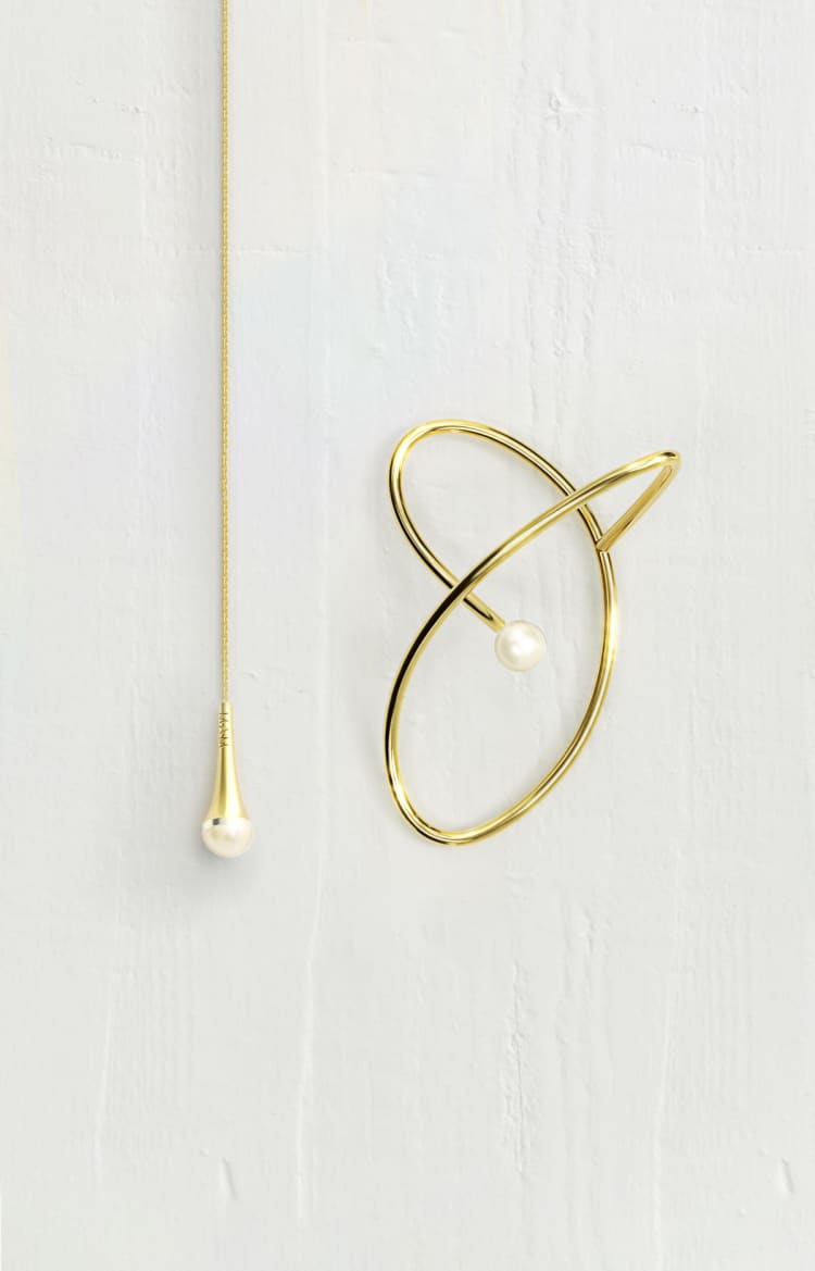 Goldener Perlen-Earcuff mit Kette