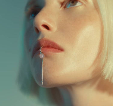 Silberner Lip-Cuff mit Kette