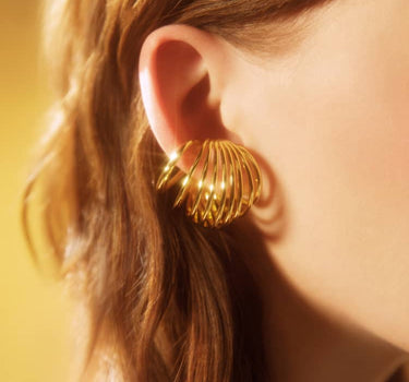 Goldener Spiral-Ohrring