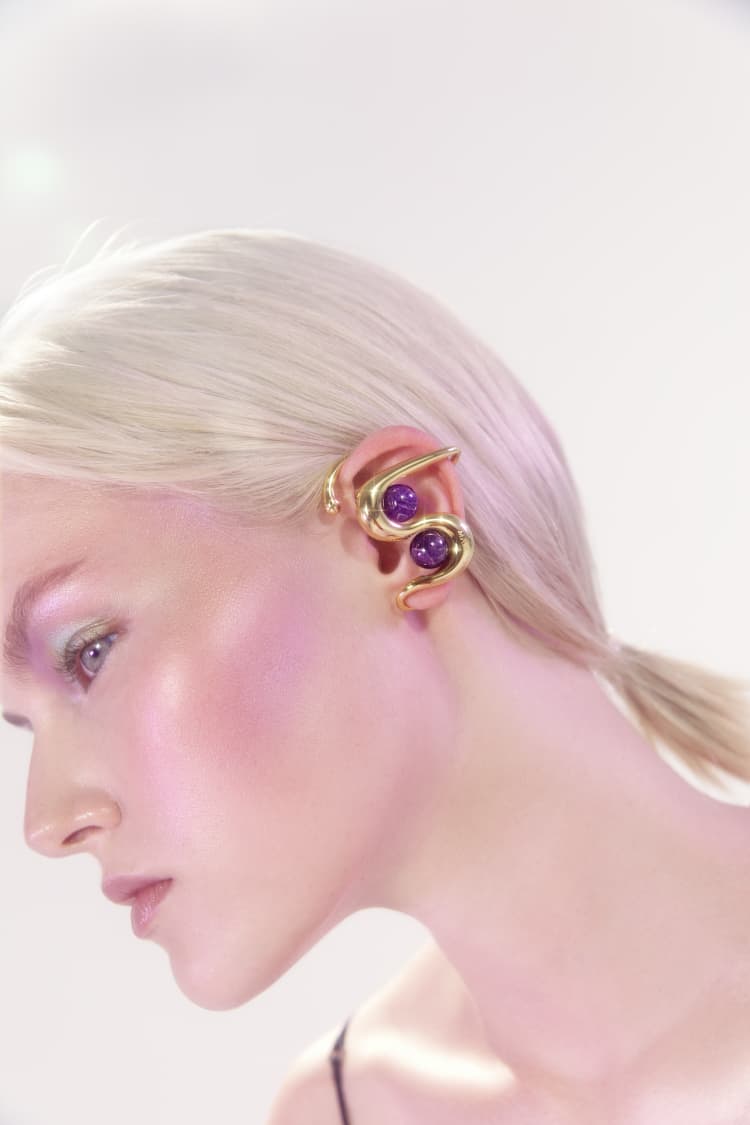 Goldener Ear Cuff mit Amethyst