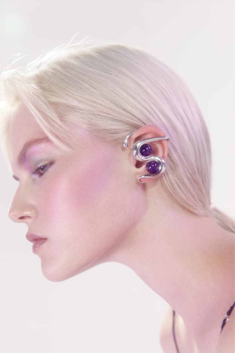 Silberner Ear Cuff mit Amethyst