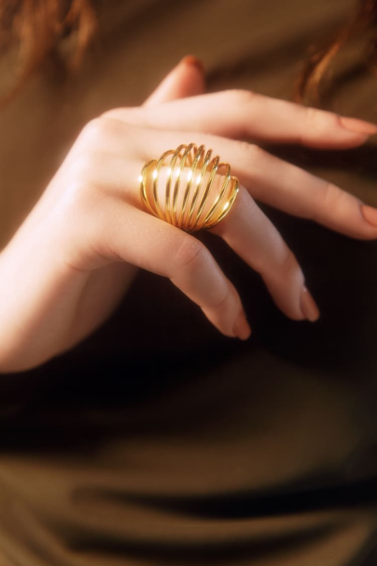 Goldener Spiralring