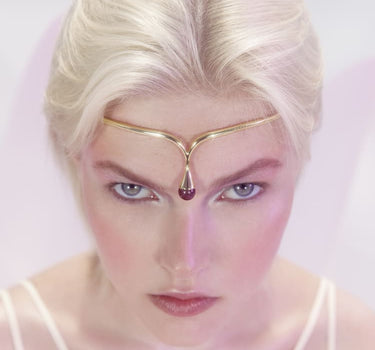 Goldenes Kopfstück mit Amethyst