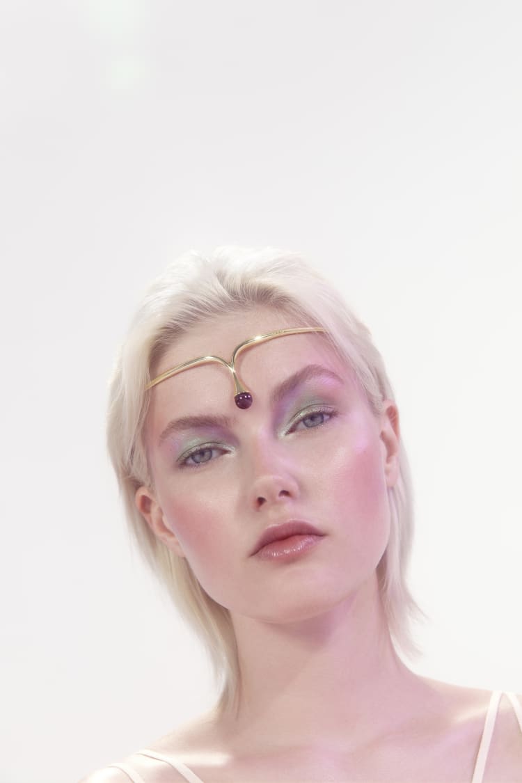 Goldenes Kopfstück mit Amethyst