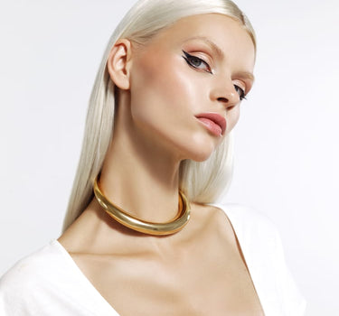 Goldene, runde, minimalistische Choker-Halskette