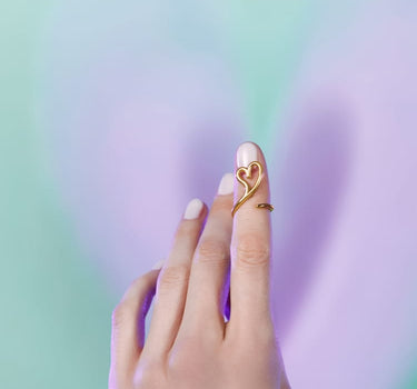Goldener Midi-Ring mit offenem Herzmotiv