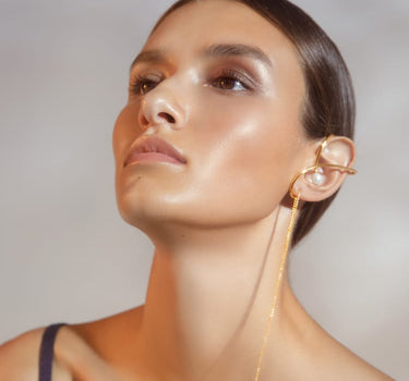 Goldener Perlen-Earcuff mit Kette