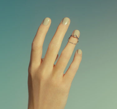 Silberner Nagelring mit Kette