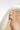Huggie Ear Cuff-Ohrring mit Goldkugel