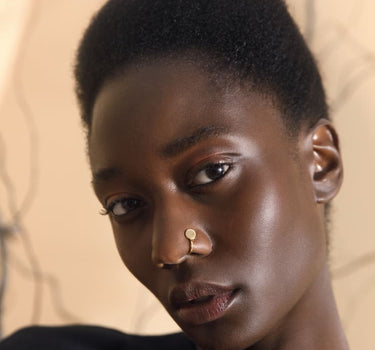Goldener Fake-Lippen- oder Nasenring