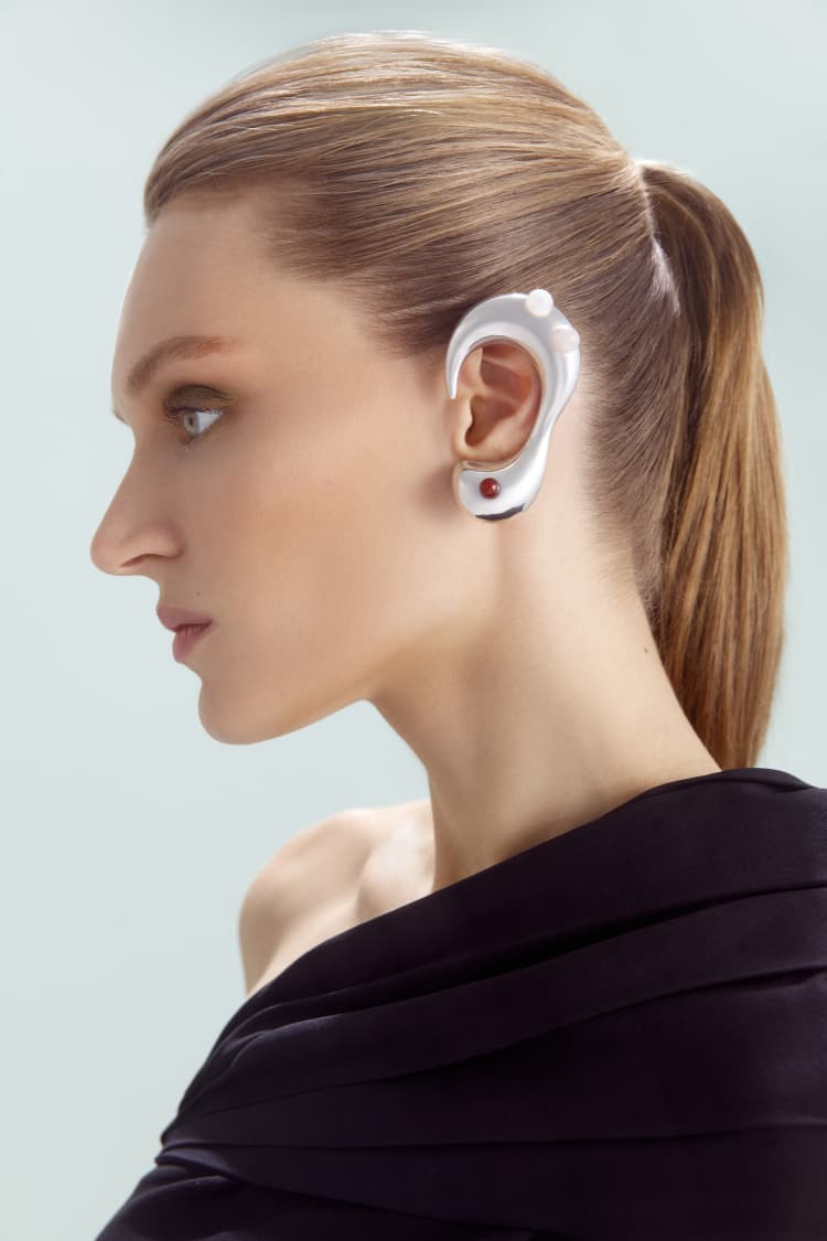 Silberner Full-Ear-Schmuck mit Steinen