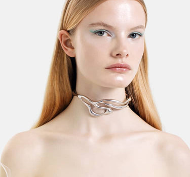 halskette mit organischer form aus silber