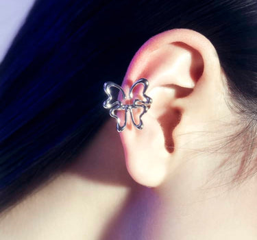 Silberner Schmetterlings-Huggie-Ear-Cuff