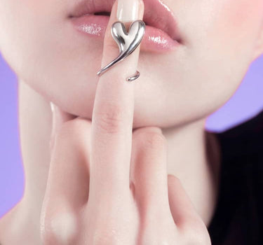 Silberner herzförmiger Love-Midi-Ring