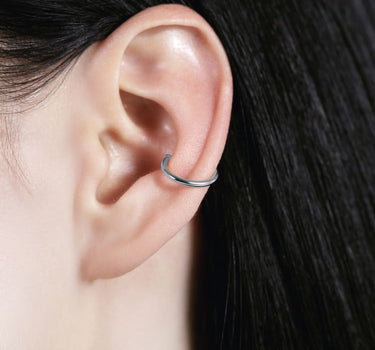 Silberner Halbmond-Earcuff