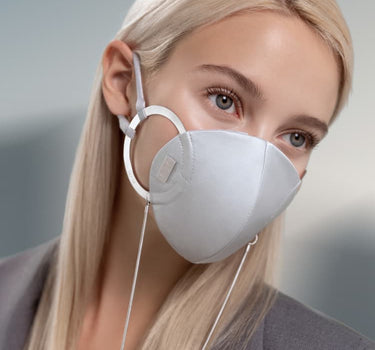 Maske aus Seide Grau