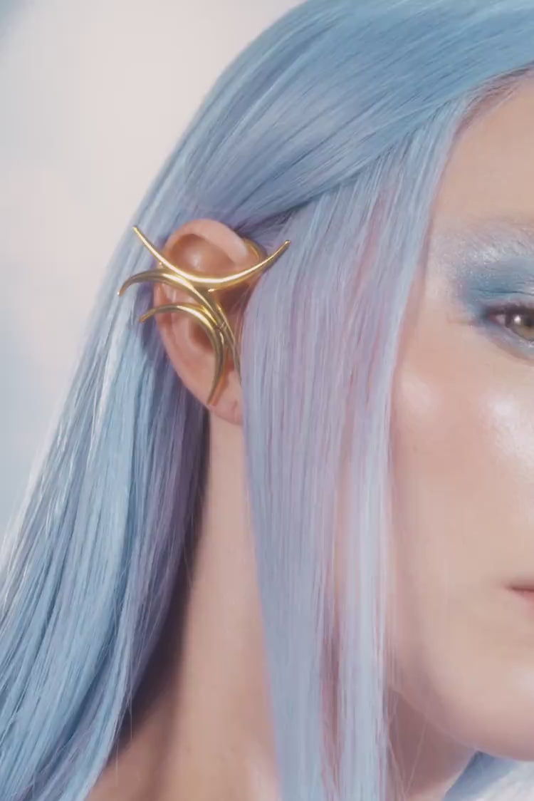 Goldener, mit Spitzen Besetzter Full Ear Cuff