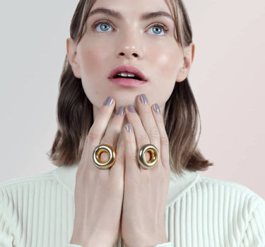 Statement ring in 18K gold finish